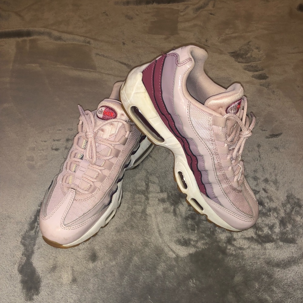 Air max 95 pink with gum bottom
